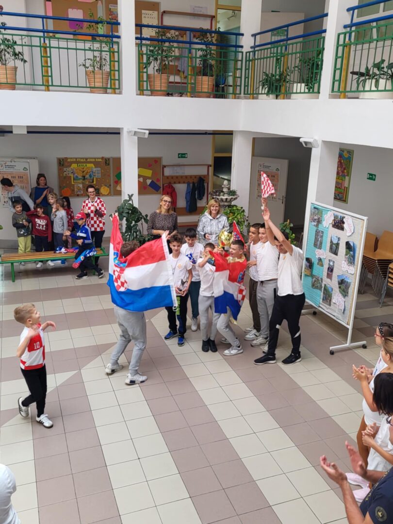 556126409_784220044472075_7876184954633330139_n