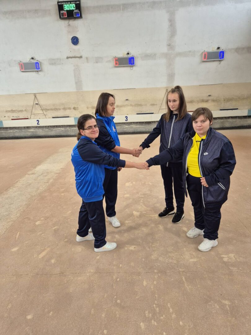 Golubica i Duga-pozdravljanje poslije utakmice