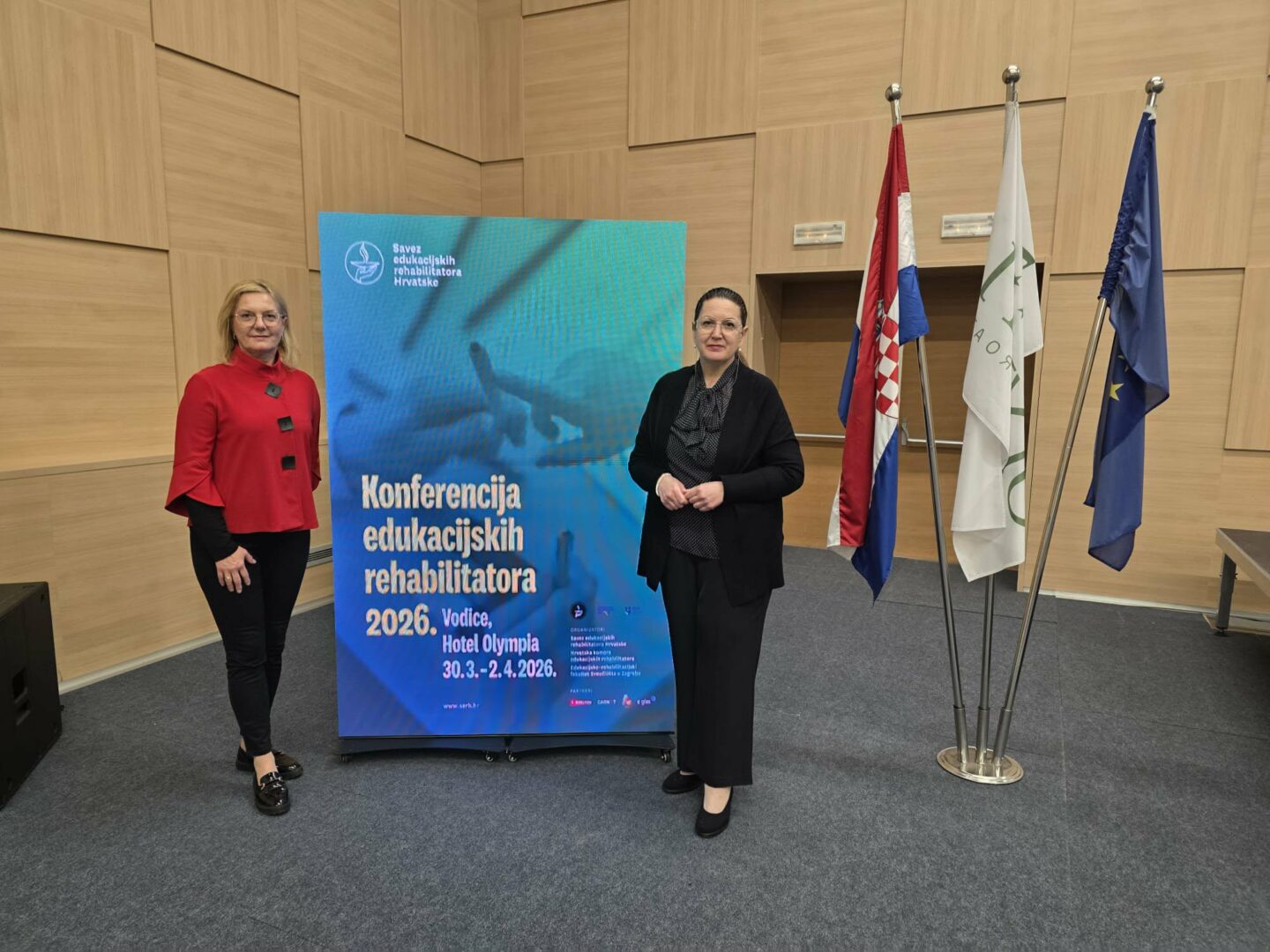 b2d6f980-fbe4-4b6a-8450-ab1d285283b4