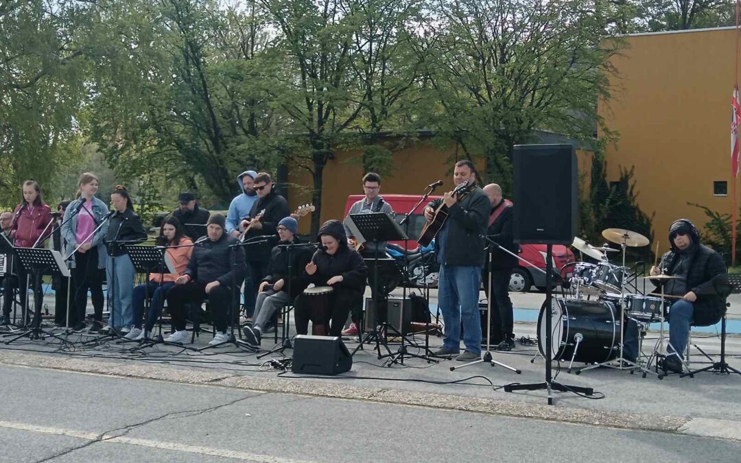 Nastup školskog benda Osječki biseri na Ferivi maratonu 2026.